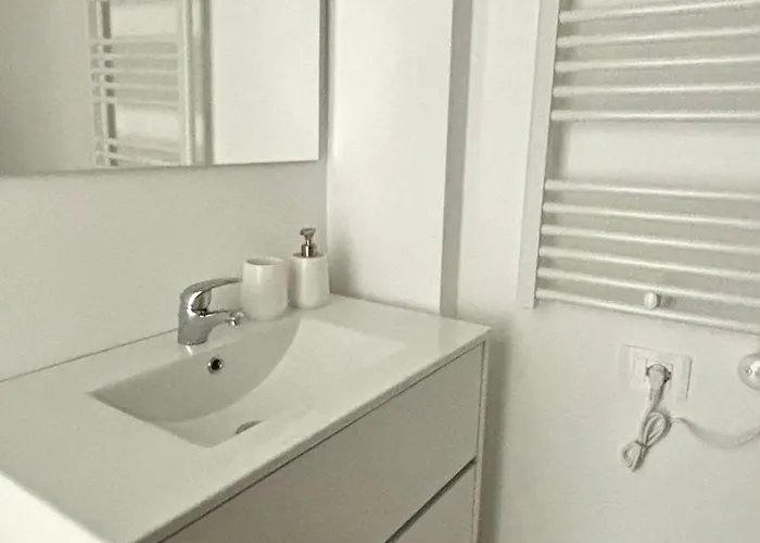 House Apartment *